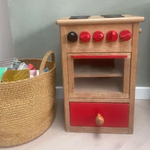 Tweedehands keukentje rode accenten
