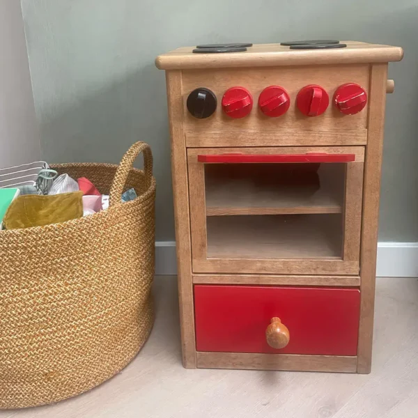 Tweedehands keukentje rode accenten