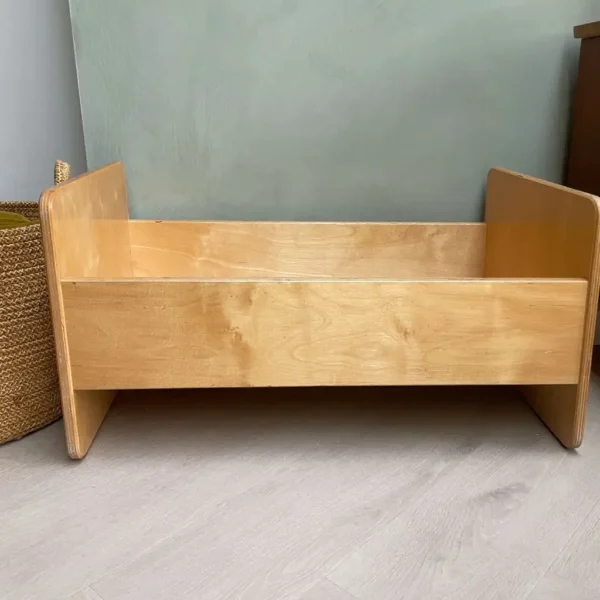 Tweedehands poppenbed kuben ledikant