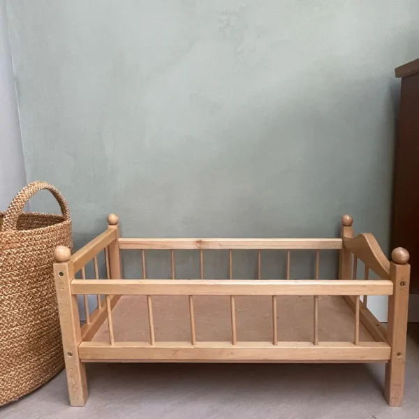 Tweedehands poppenbedje klein