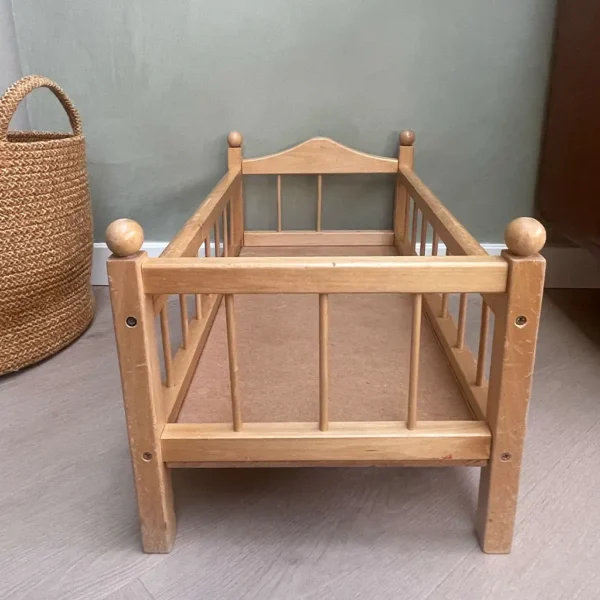 Tweedehands poppenbedje klein