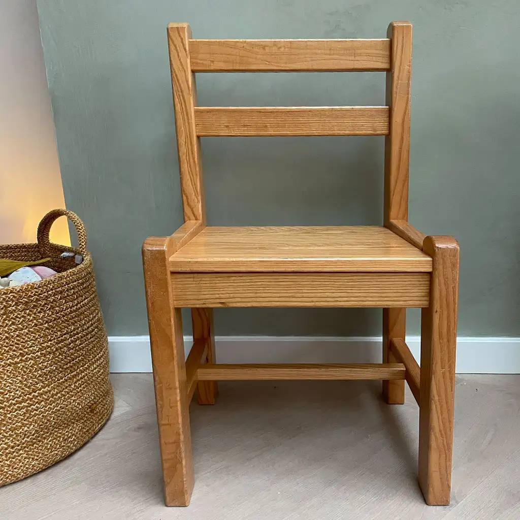Tweedehands houten stoel Rolf groep Tweedehands houten stoel Rolf groep